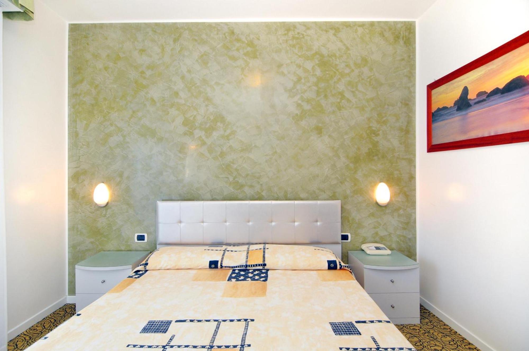 Oliver Hotel 3*